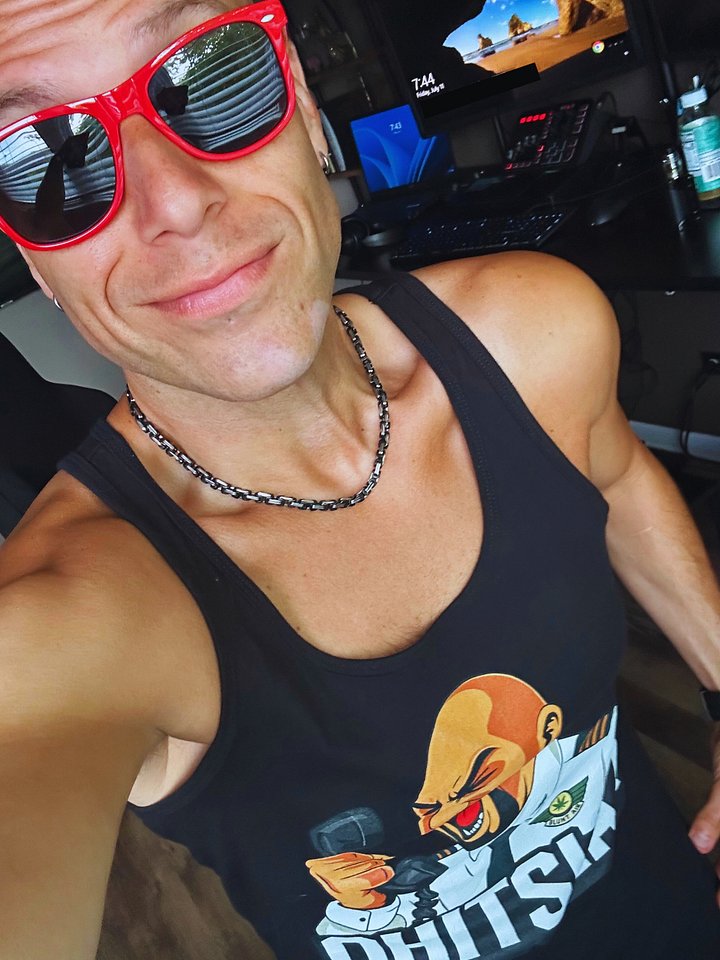 Artist Series Tank: Artifce and OhitsLaz collab product image (1)