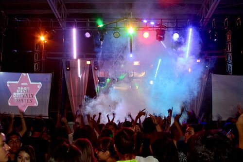 💿🎶 La aguja está en el vinilo y los beats de los 90's están encendidos. 🔥 ¿Ya entraste? En vivo ahora: https://www.twitch.tv/...