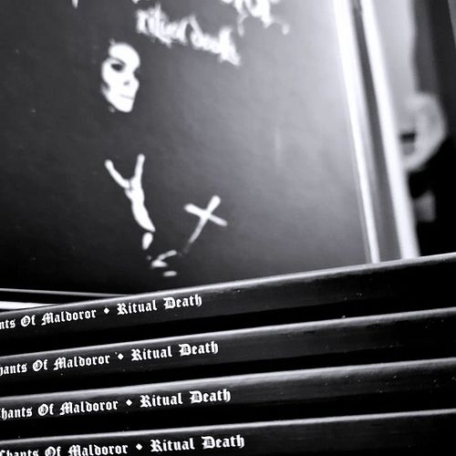 Chants of Maldoror - Ritual Death - vinyl edition

Straight from the factory to Darkitalia headquarters! 🦇

#vinyl #limiteded...