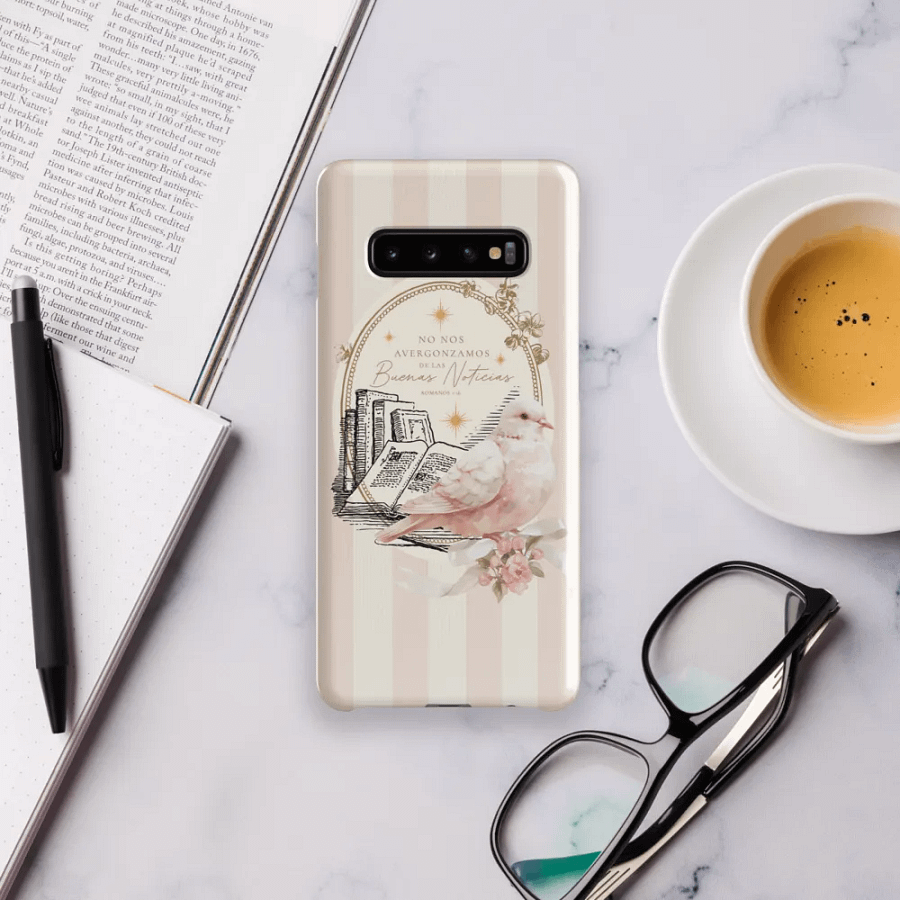 'No Nos Avergonzamos de las Buenas Noticias' Cream/Pink Vintage Dove Samsung® Snap Case product image (11)