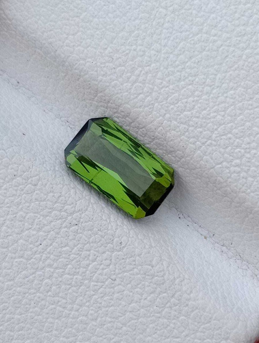 TOURMALINE GEMSTONE YELLOW/GREEN COLOR SCISSORS CUT FROM AFGHANISTAN,1.85 CARAT product image (7)