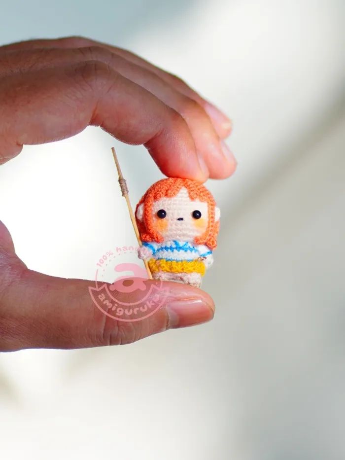 Orange Pirate Girl - Micro crochet product image (2)