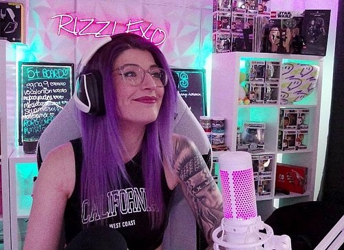 I just spent the past 30+ minutes trying to get my pc to boot up, but my screens wouldn’t register - legit thought my pc was ...