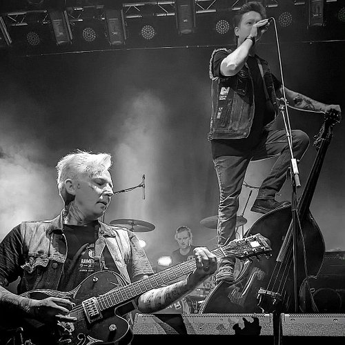 Had a great time at the Rickshaw Theatre this weekend with @cawamaband and @losfuriosvancity 

We promise to come back to Van...