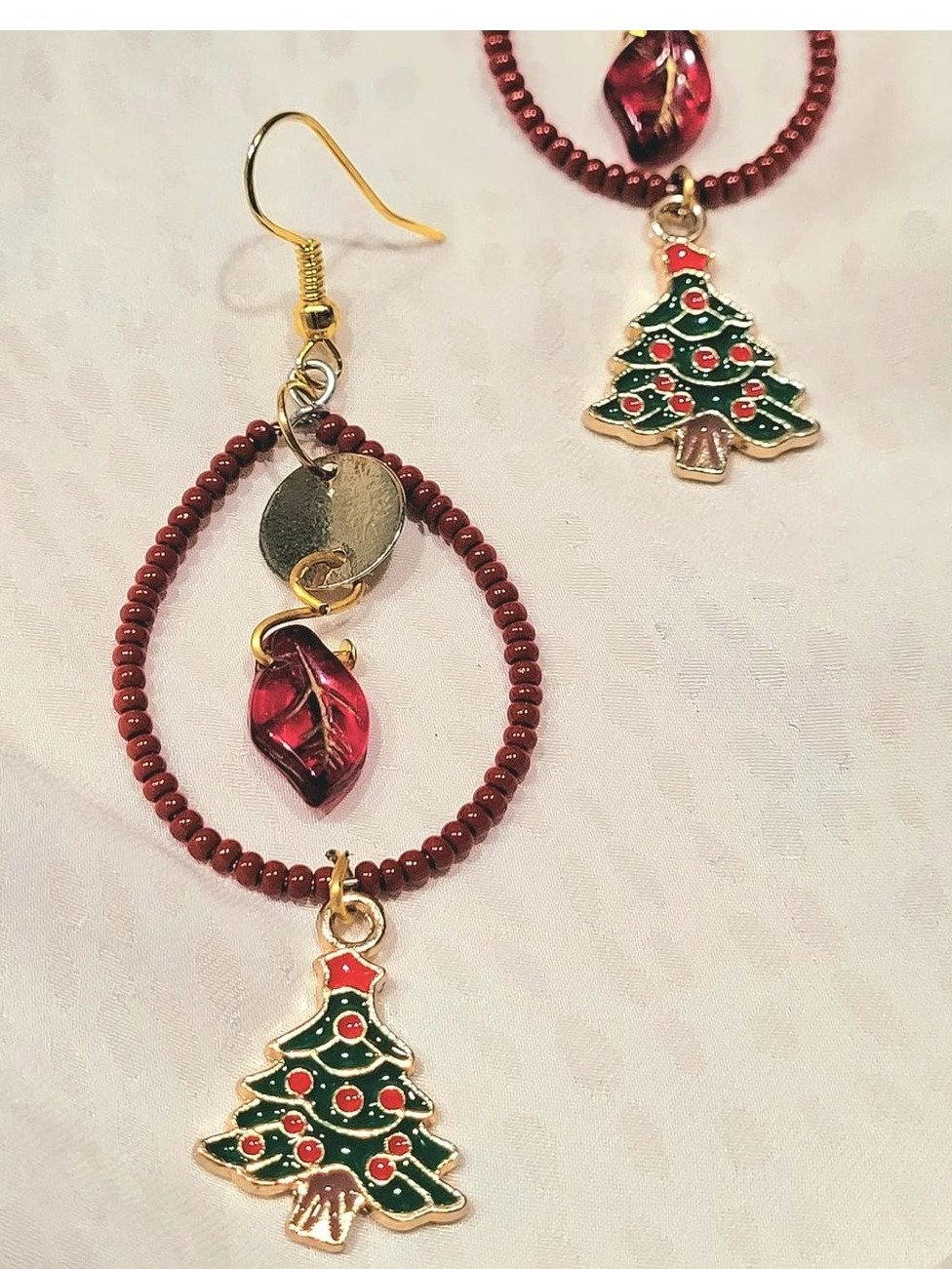Burgundy christmas tree product image (2)