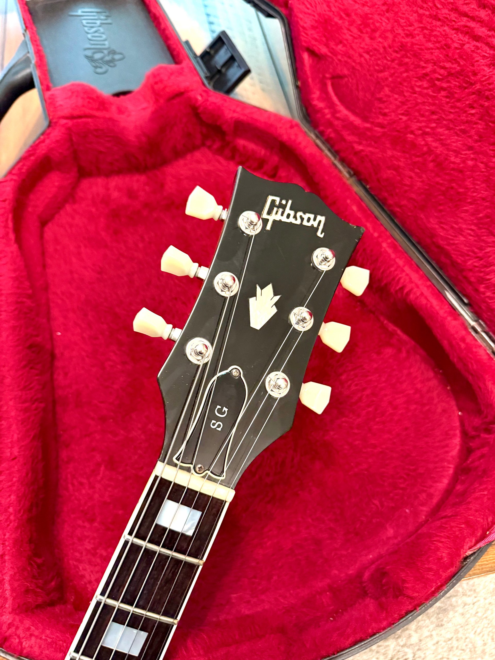 1980 Gibson SG Standard "TOBACCO SUNBURST" + CHAINSAW CASE product image (3)