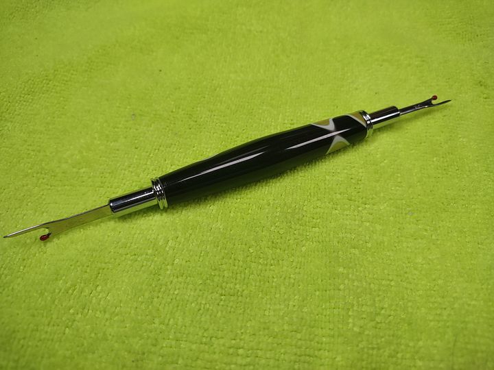 Yellowjacket Precision: Dual-Blade Seam Ripper with Hidden Storage product image (2)