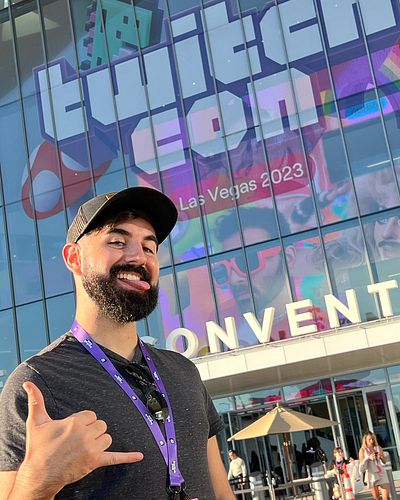 Last day at #twitchcon2023! Visiting some panels and addicted to the Expo Hall. Say hi if you see me! Back to LA tomorrow for...