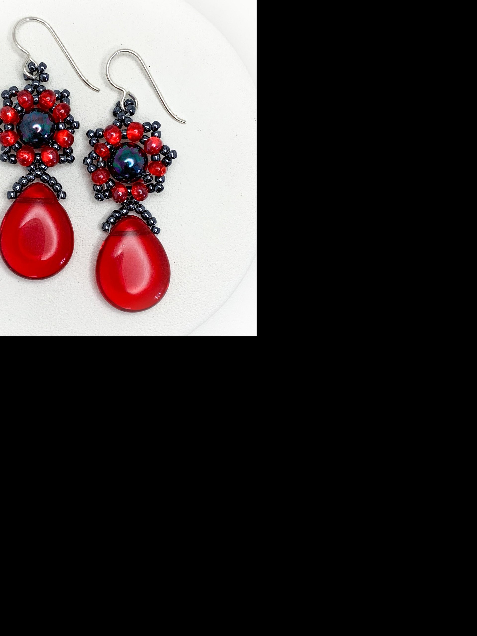 Majesty Beaded Necklace and Earrings Set - Red, Black product image (4)