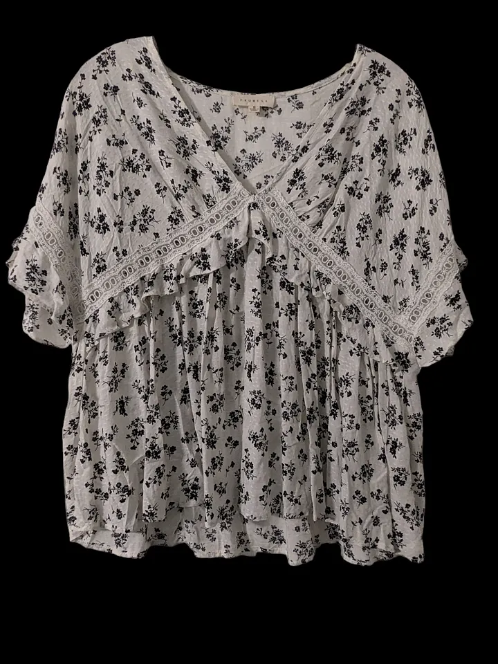 S Floral Lace Top product image (1)