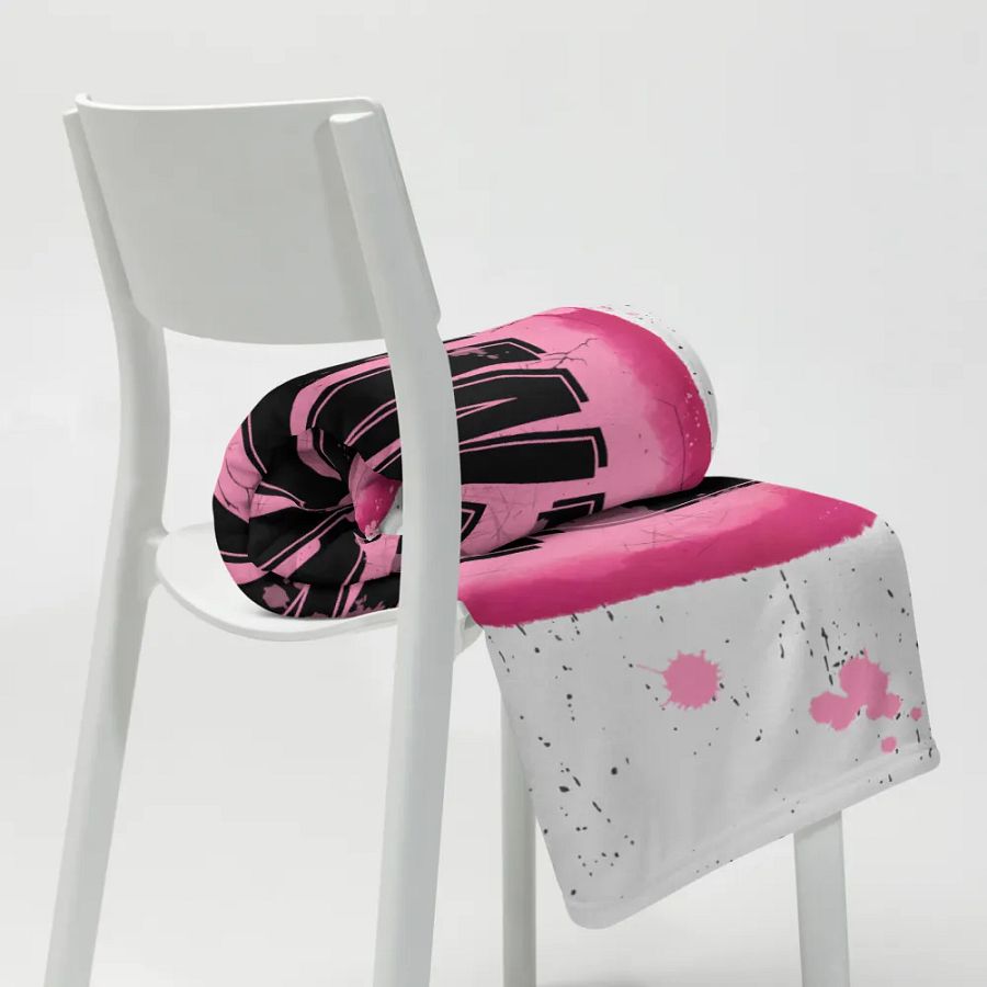Project Gremlin Blanket product image (20)