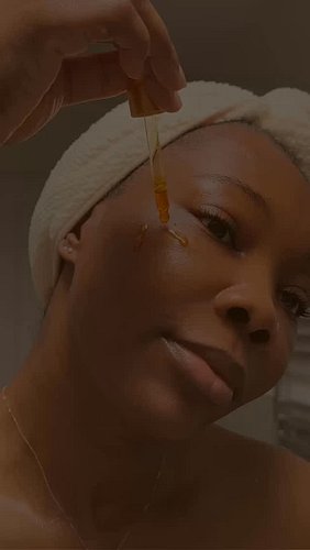 We believe in full transparency and full nourishment. Every drop of our Superseed Glowry face oil is packed with clean, plant...