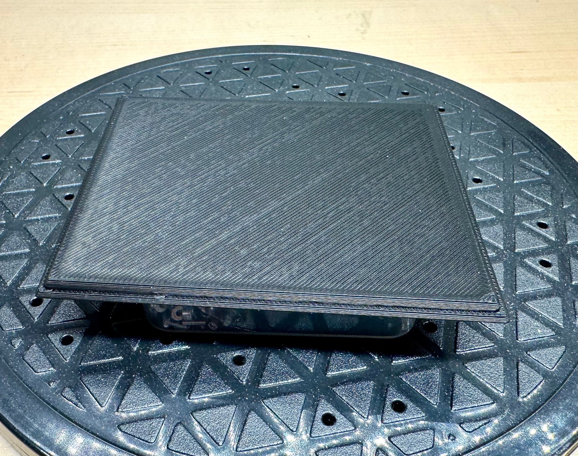 FMS Fcx24 Tacoma Bed Cover product image (4)