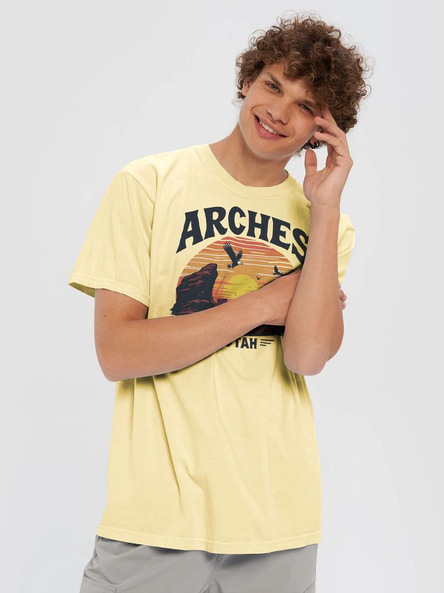 Arches Utah Sunset T-Shirt product image (33)