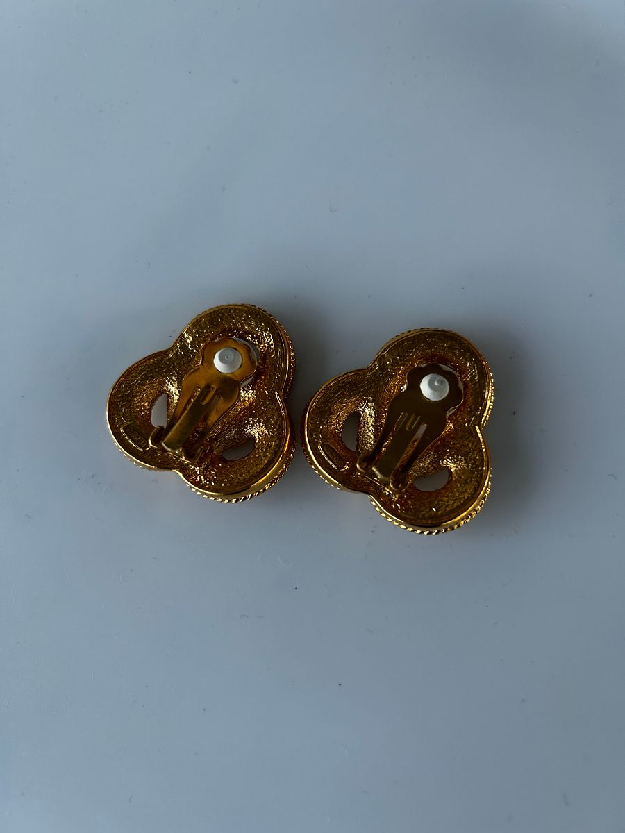 Vintage Avon Gold Tone Rhinestones Clip On Earrings product image (5)
