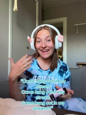 I’m streaming Minecraft RIGHT NOW!! Come hang out on TikTok or Twitch!!🩷🩷 #twitchstreamer #minecraft #streamer #cozystreamer 