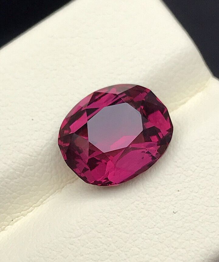 Garnet Precious Quality Stone, Pyrope Almandine Garnet Stone, Red Garnet Crystal product image (1)