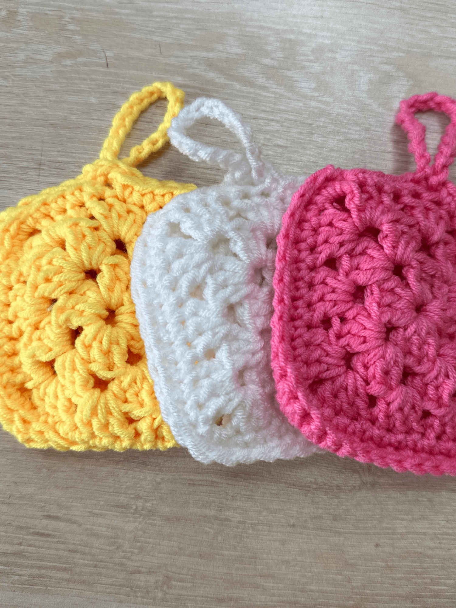 Crochet Granny Square Airpod Case Pattern product image (5)