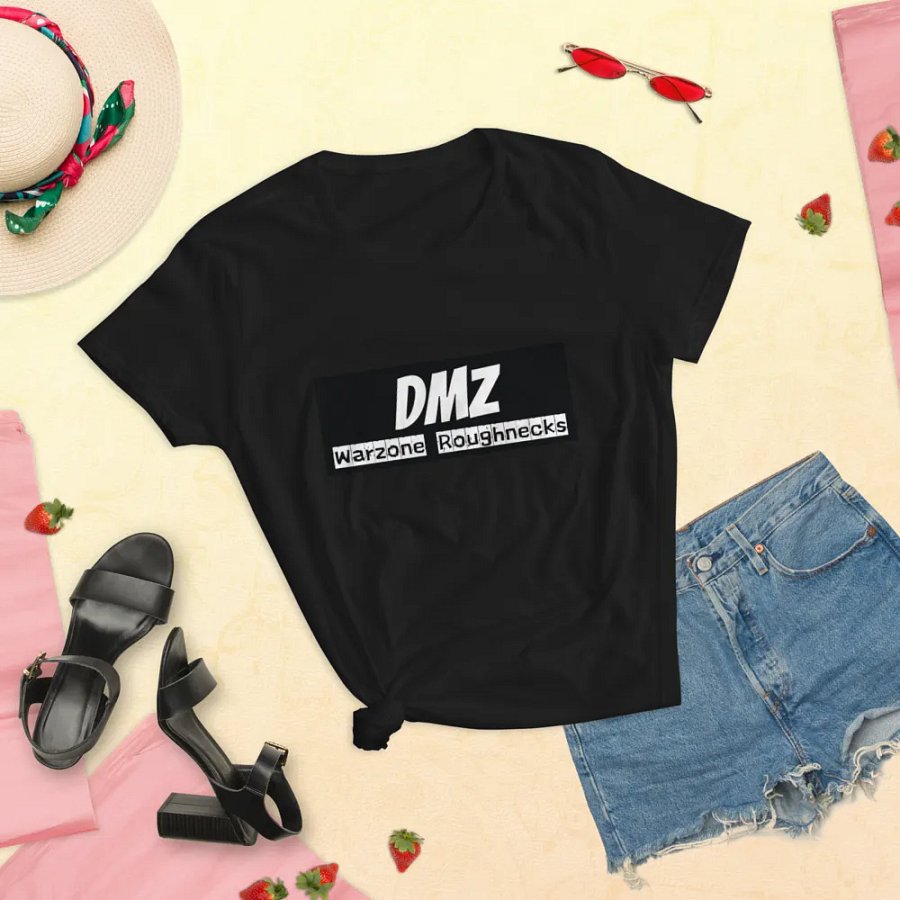 DMZ Warzone Distorted Women's T-Shirt product image (18)