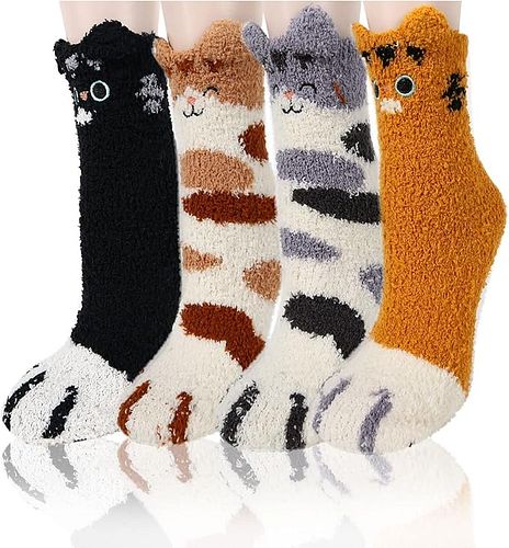 https://cats-magazine.com/general-meows/purr-fect-holiday-gift-ideas-for-cat-lovers-and-how-you-can-help-stray-cats-this-wint...