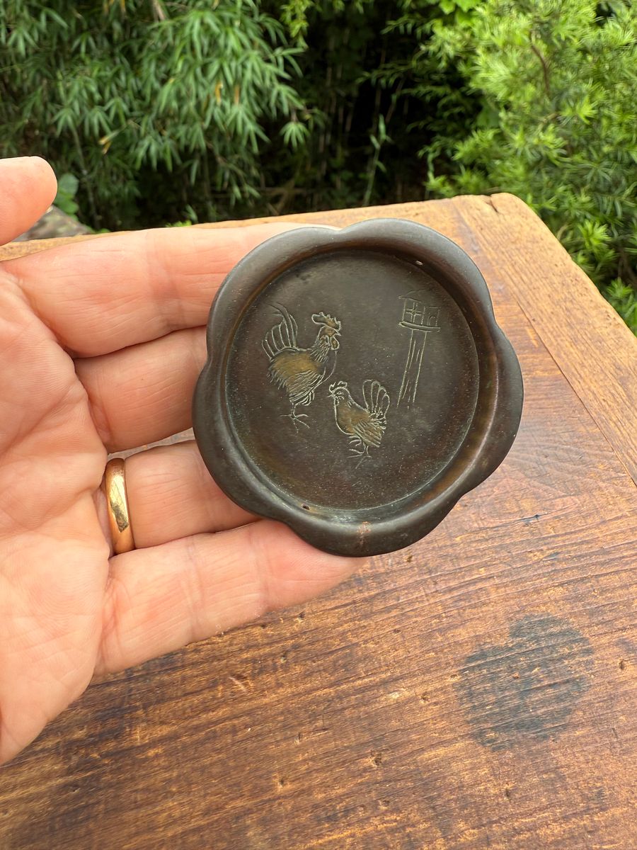 🎎 Japanese Brass Fusuma Door Pull – Rooster & Hen – Mid-Showa Era – Japan Antique Roadshow product image (5)