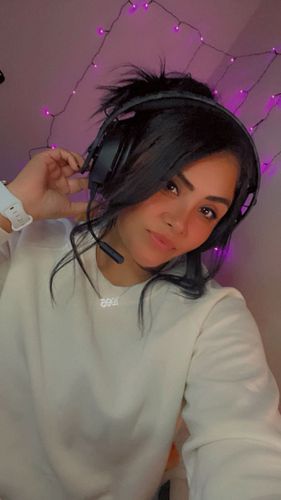 Everyone thinks ima hacker 🥲🤣🤣 #cod #snipe #lucky #callofduty #latina #gamergirls