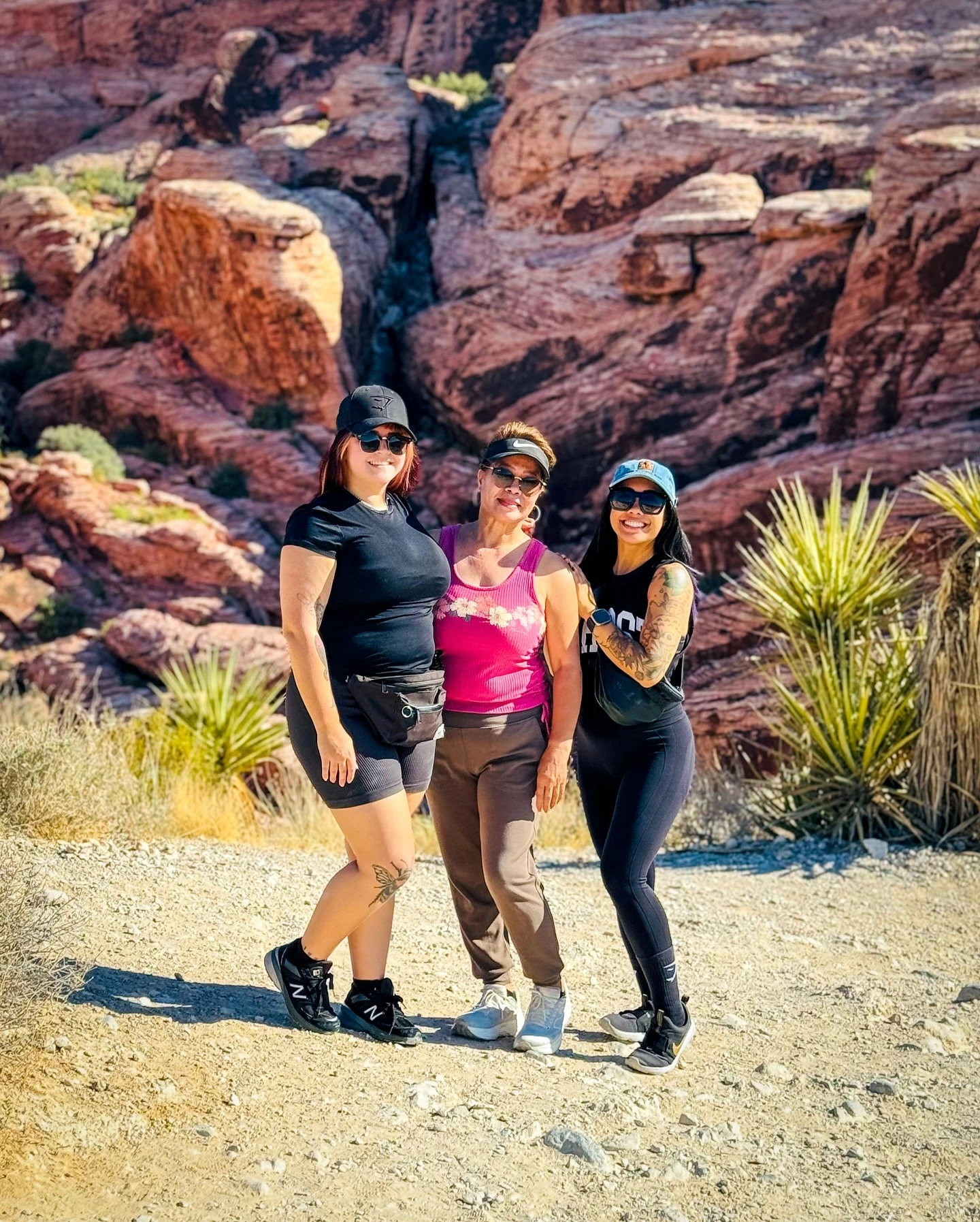 Exploring with my favorites 🌄

.
.
.

#redrockcanyonlv #redrockcanyon #lasvegas #lasvegasnevada