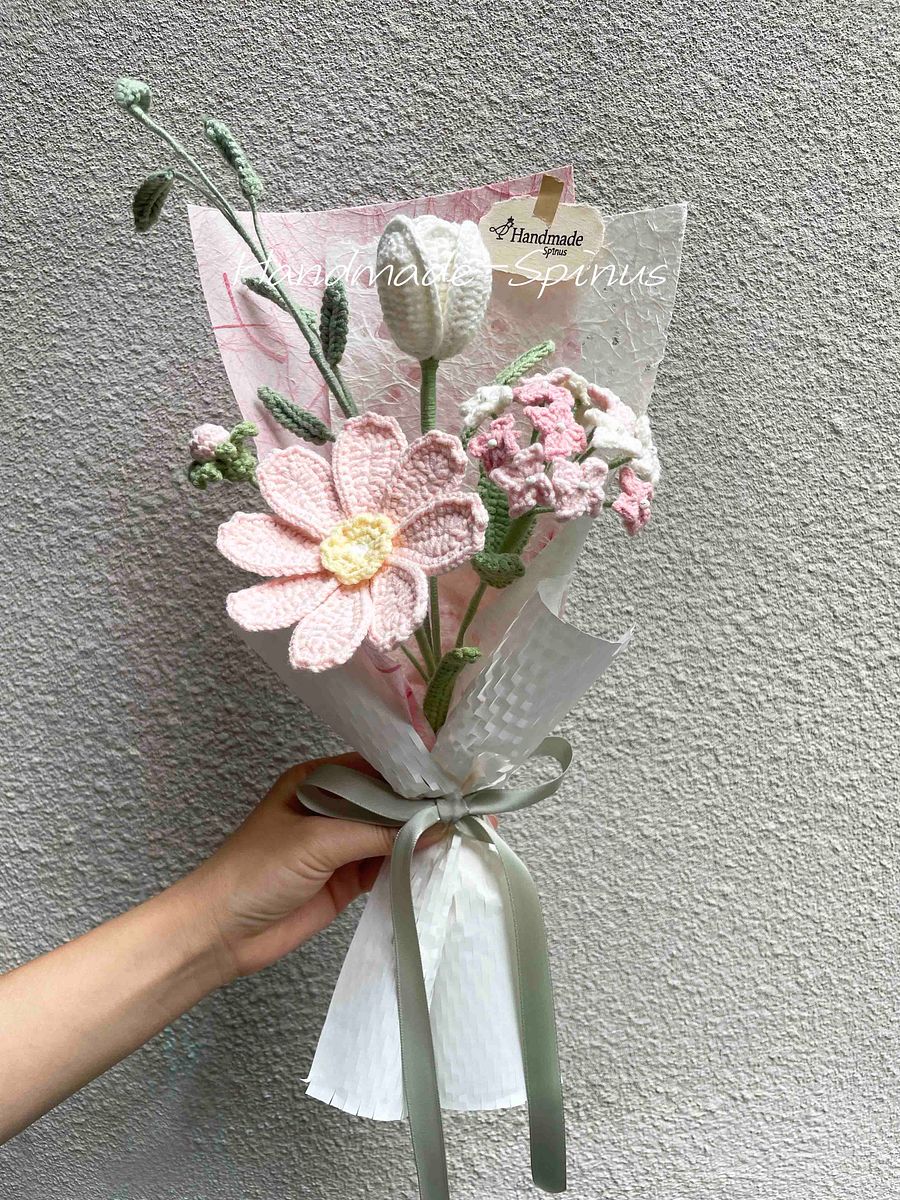 Floral Imprint Crochet Knit Bouquet product image (3)