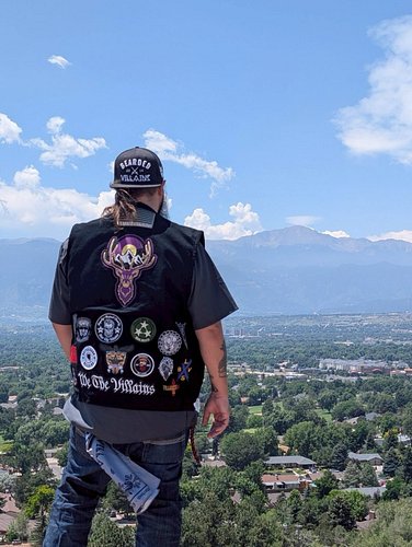 ⚔SNAPBACK SUNDAY⚔ 

Brotherhood: @beardedvillains
Chapter: @beardedvillainspikespeak
President: @von_knox
Captain: @iggy.does...