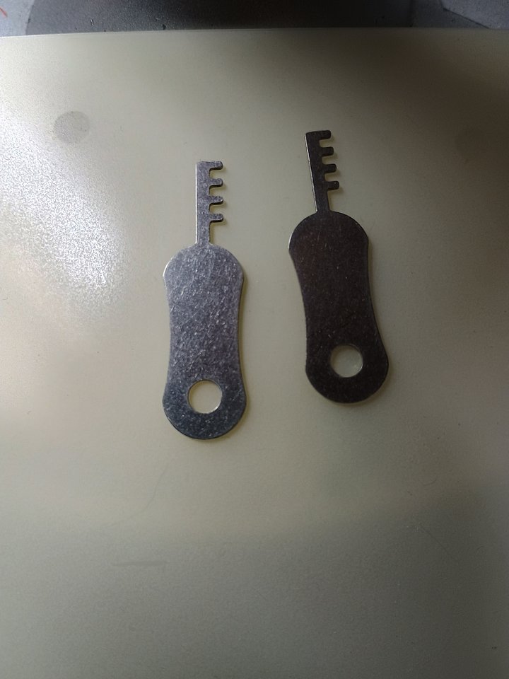 4 pin comb pick product image (2)