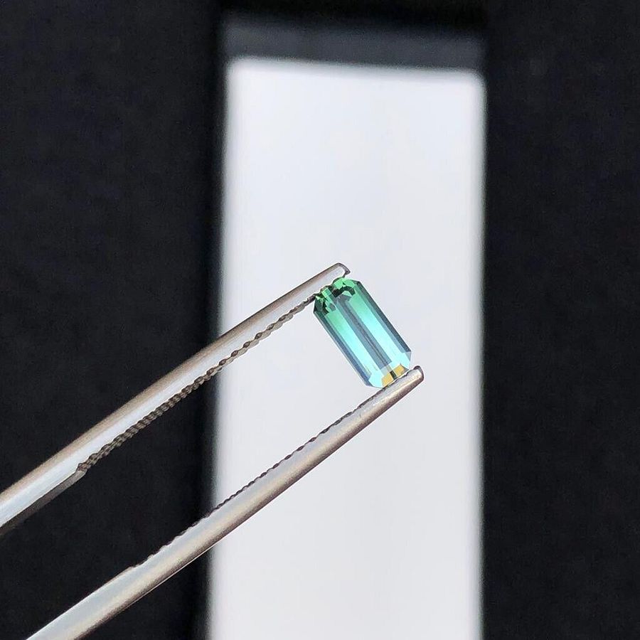 BI-COLOR SMALL STONE FOR WIRE WRAPPING TOURMALINE STONE FOR RING VVSI , 0.45 CRT product image (1)