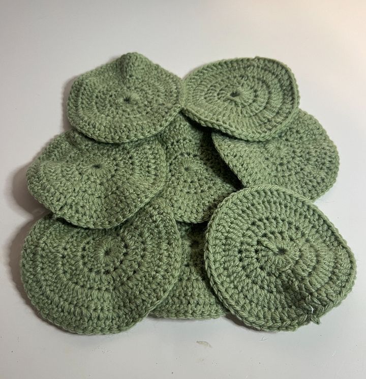 Green crochet coasters 8 pack product image (1)