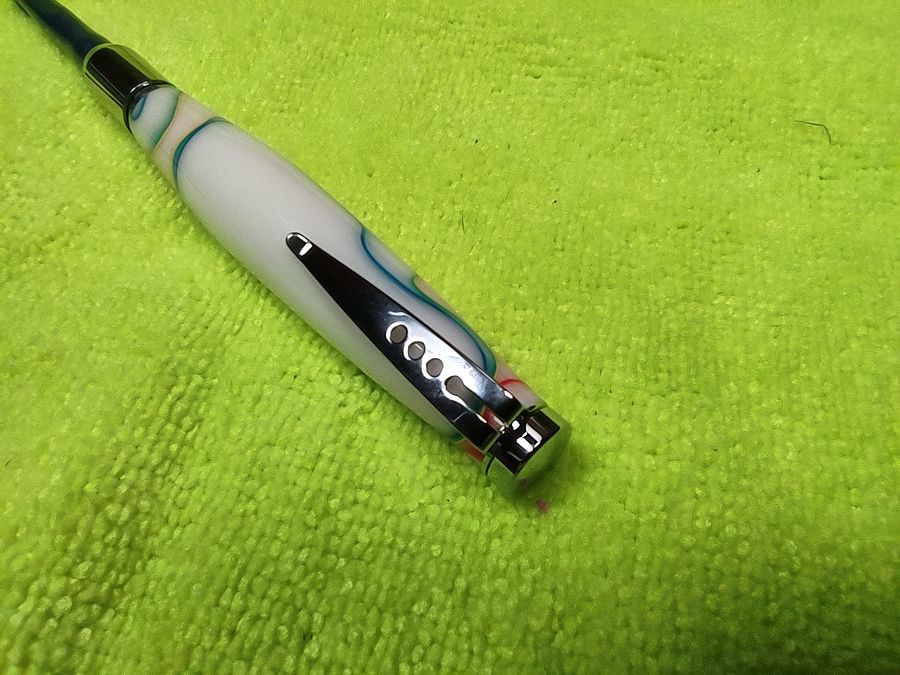 Hooked on Style: Interchangeable Crochet Hook Set with Yarn-Swirled Acrylic Handle product image (2)