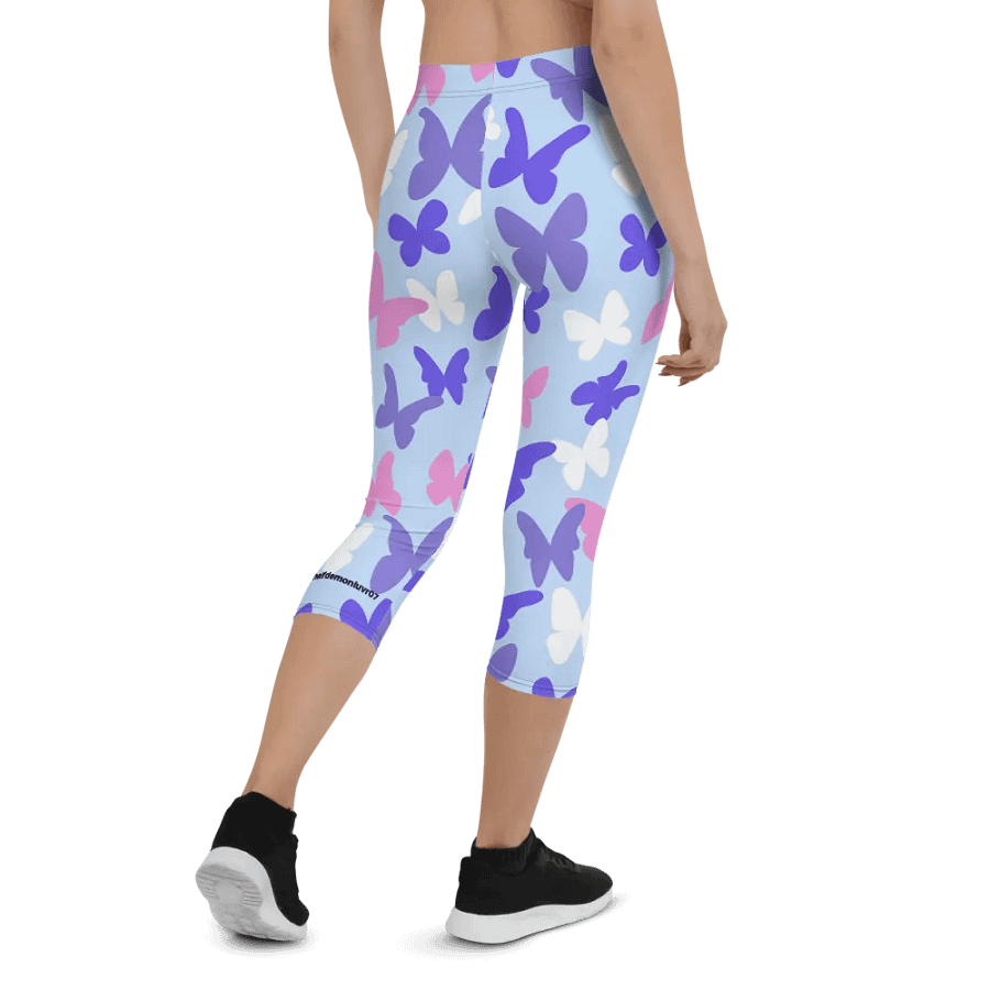 Butterfly All-Over Print Capri Leggings product image (11)