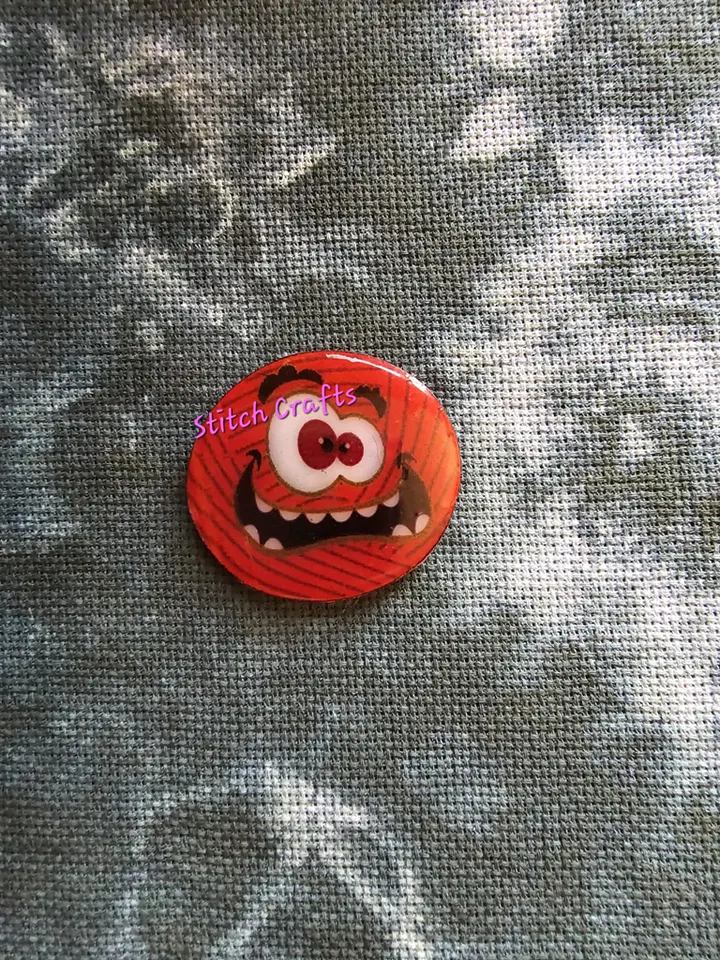 Red Yarn Ball Minder product image (1)