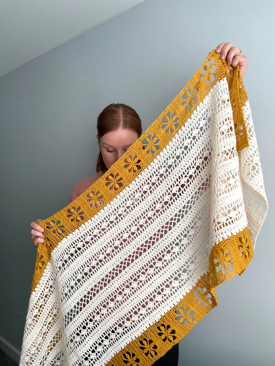 Heart Of Rose Shawl product image (1)