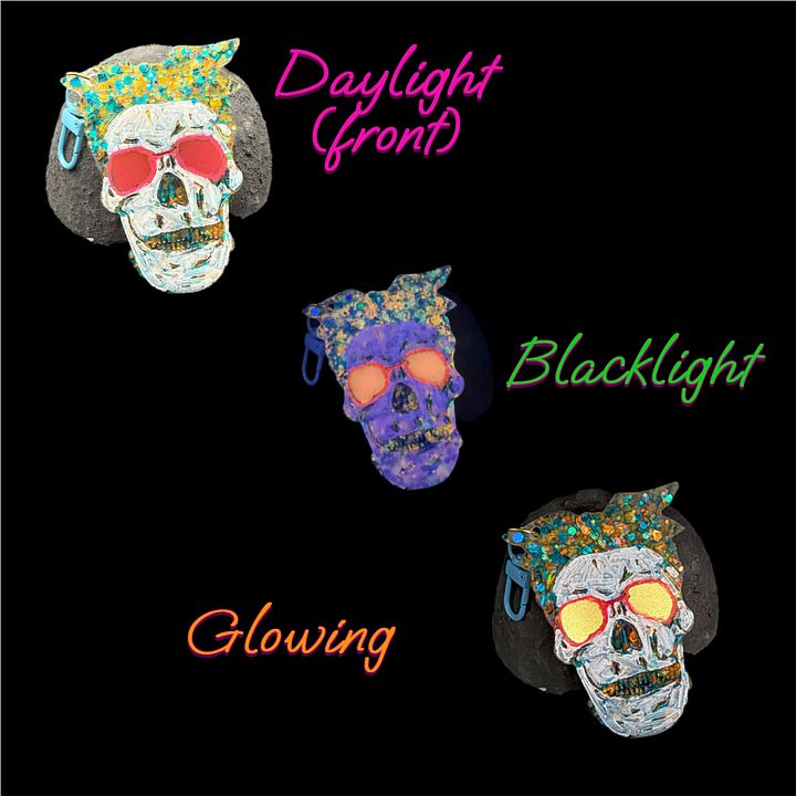 Resin Keychain - Mom Skull product image (2)