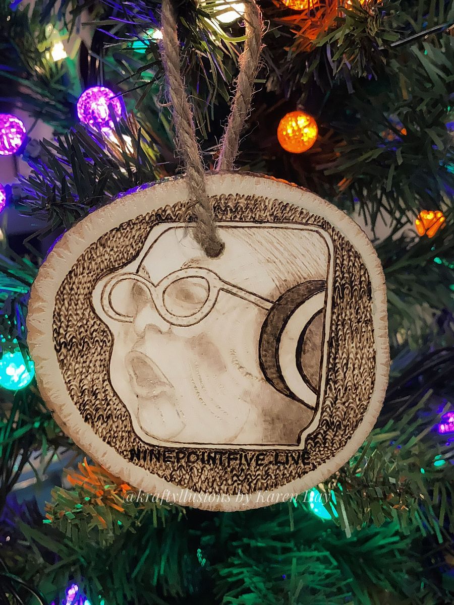NinePointFives Starlight Giveaway 2023 - PogChamp Emote Ornament - GW product image (1)
