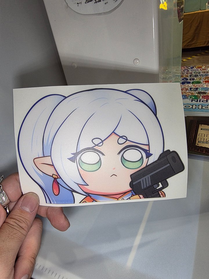 Frieren w/ Gun - Peeker product image (1)