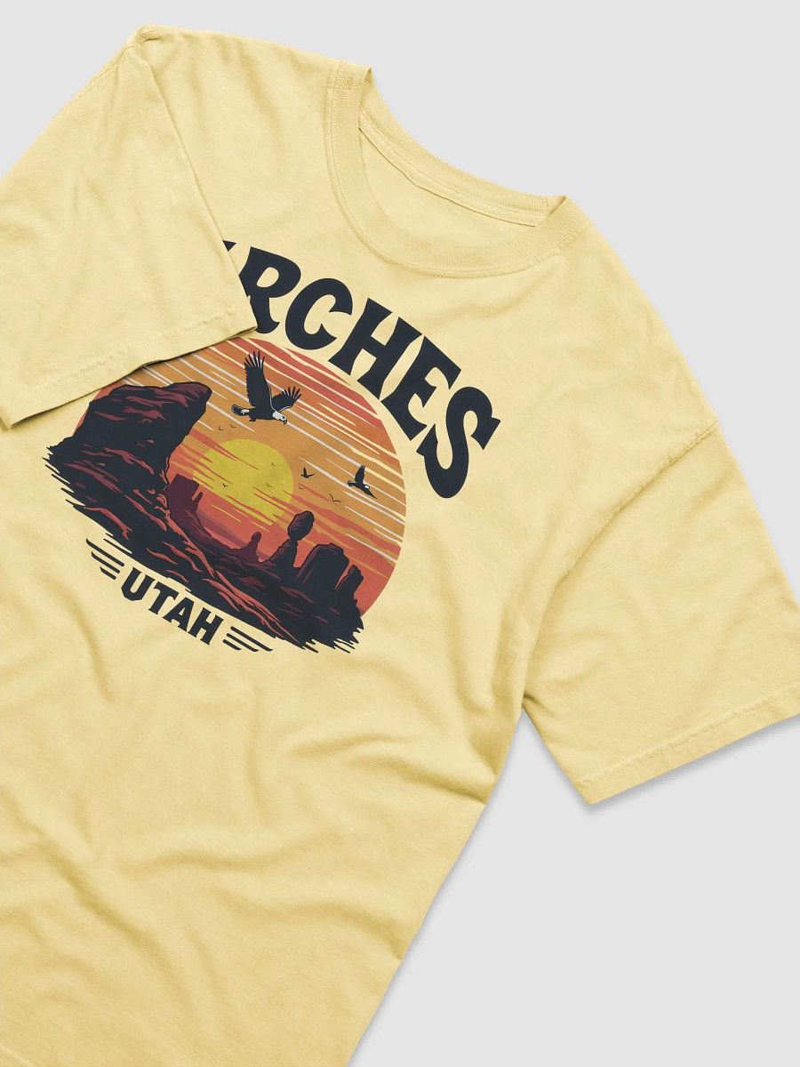 Arches Utah Sunset T-Shirt product image (19)