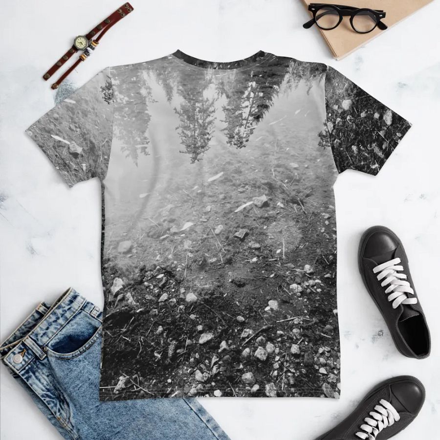 Take a mental break and recharge your batteries. Women's T-shirt product image (5)