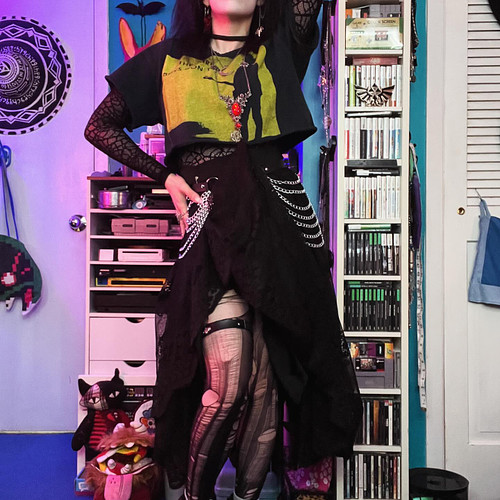 Did a trad goth inspired look today for @spaceynvader “tripe goth” stream. We also made fantasy crushes collages. The fit I w...