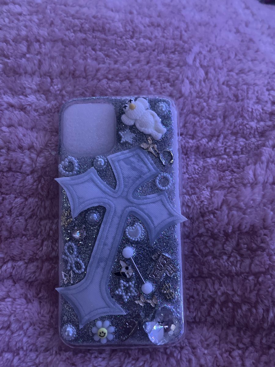 iPhone 11 junk case product image (1)
