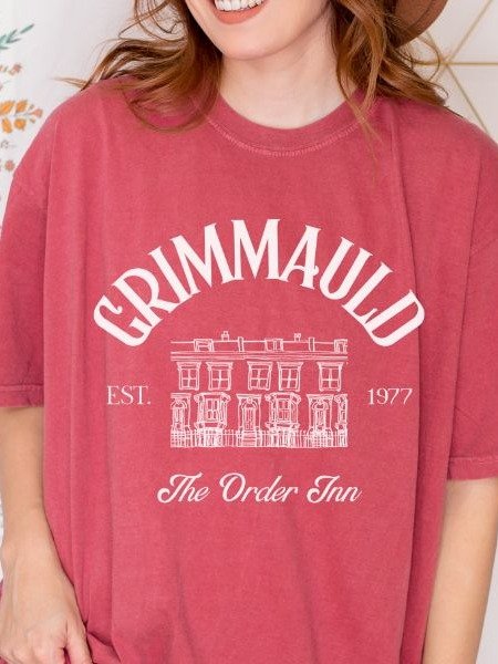 Grimmauld Inn Vintage Minimalist Style Shirt product image (1)