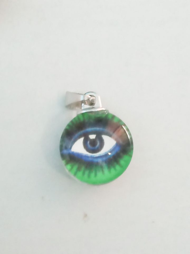 SALAM & SONS CHANDIWALE Official Green Evil Eye Pendant product image (1)