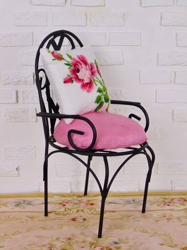1:6 scale metal chair for 12” fashion dolls product image (2)