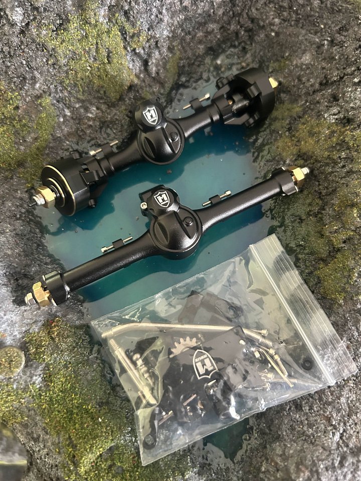 v2 Metal MEUS SCX24 AXLES product image (1)