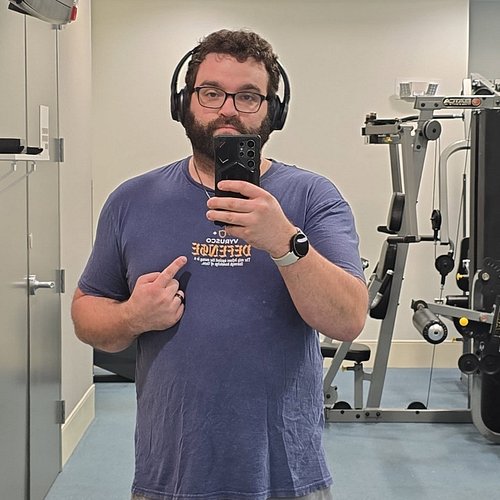 Building up my defense 💪
.
.
.
.
.
.
#ﬁtness #workout #vyrusco #gamerfitness