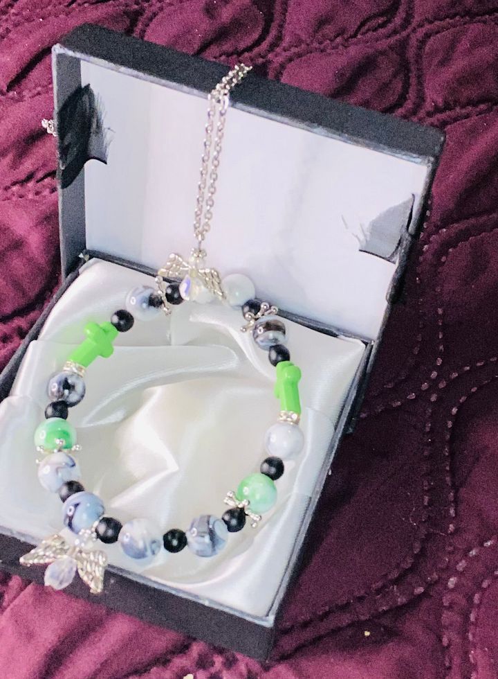 WOMEN’S PROTECTION BRACELETS AND NECKLACES SET product image (2)