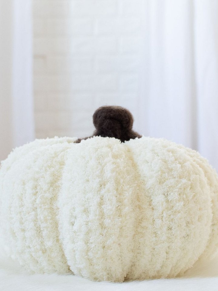 Easy Chenille Knit Pumpkin Pattern product image (1)
